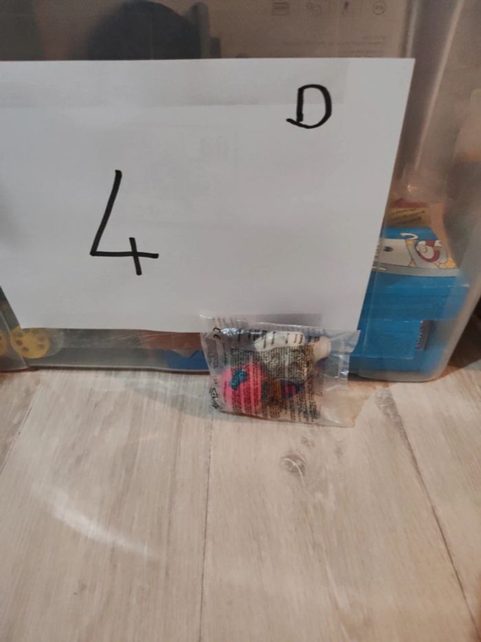 Figurine McDonald's zoobles..