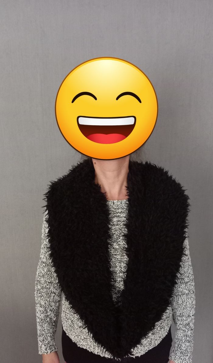 Écharpe tour de cou noire. - photo numéro 2