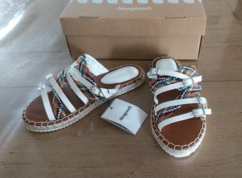 Jolies sandales femme pointure 37 neuves