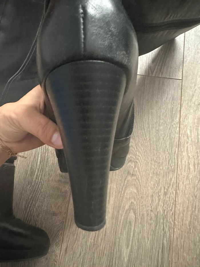 Bottes noires à talons - photo numéro 6