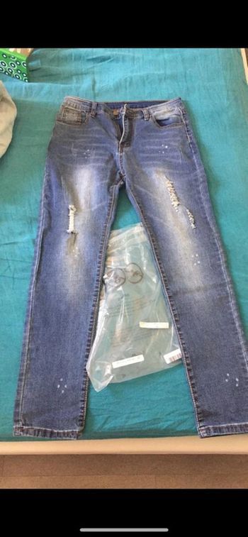 Pantalon en denim effet déchiré