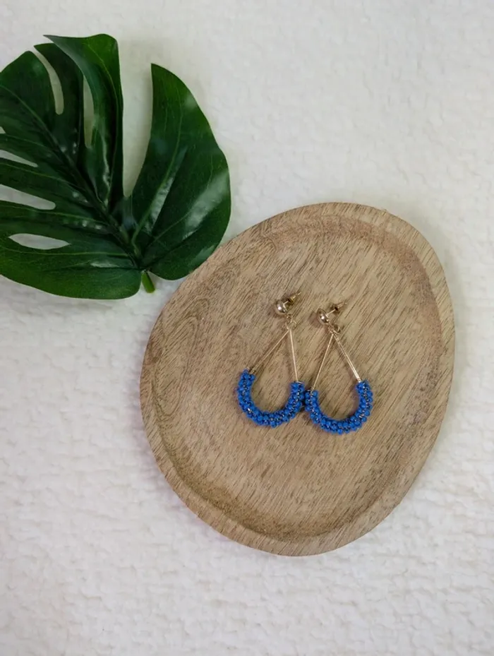 💙 Boucles d’oreilles – créoles perles bleues