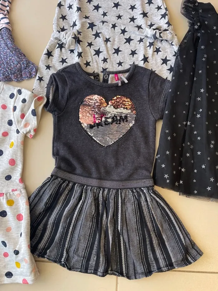 Lot 5 robes fille 3 ans - photo numéro 3
