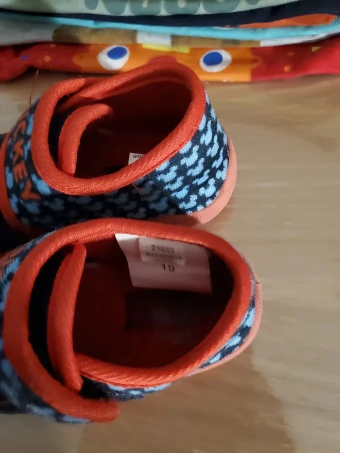 Pantoufles Mickey mouse taille 19 - photo numéro 4