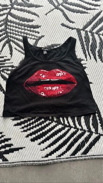 Top noir bouche vintage