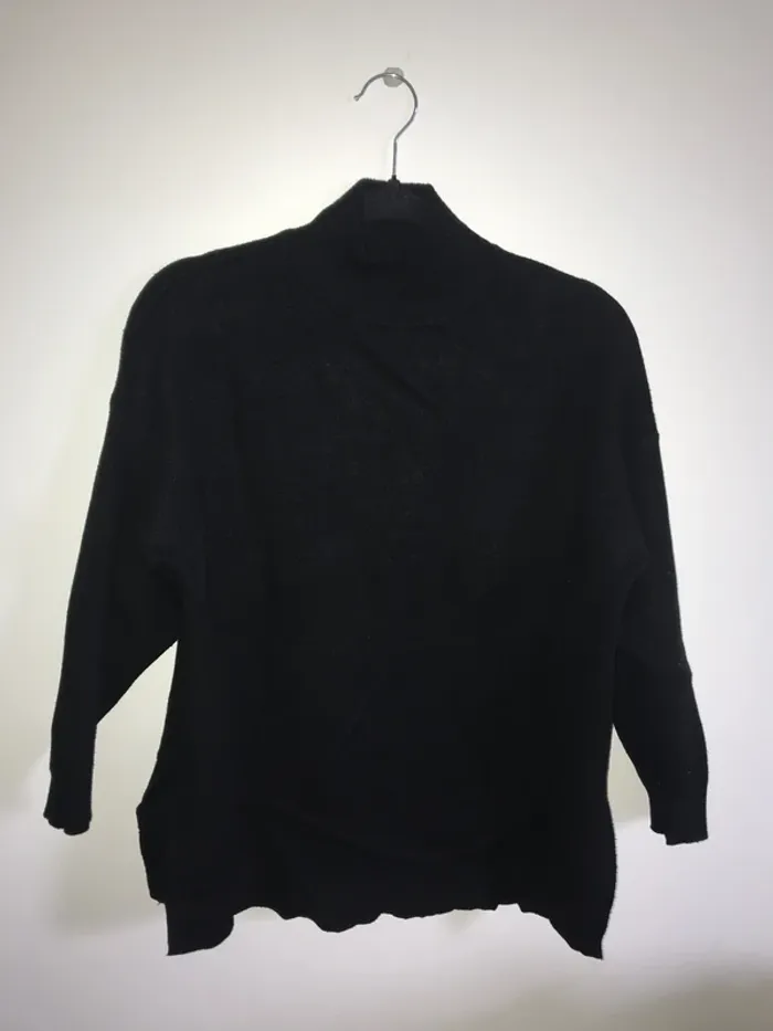 Pull col roulé noir