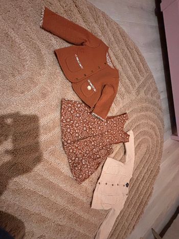 Ensemble caramel à Londres sergent major 18 mois