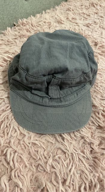 Casquette grise à carreaux La halle