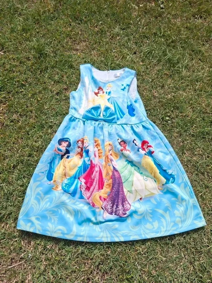 Robe princesse disney taille 140 cm