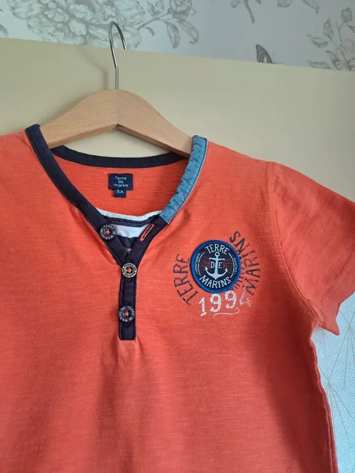 T-shirt garçon 5 ans terre de marins orange bleu comme neuf - photo numéro 3