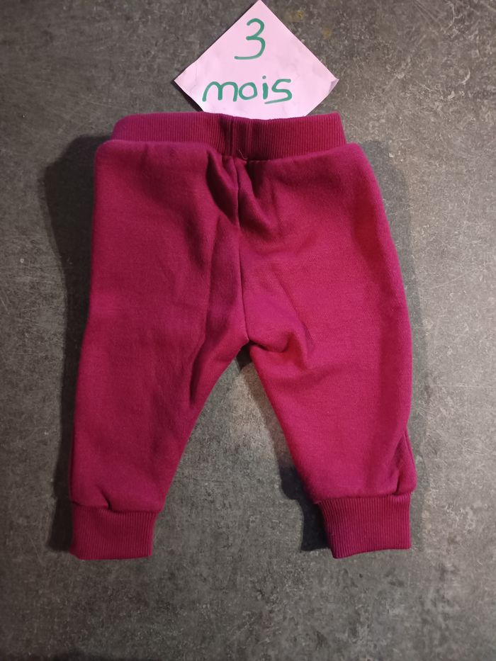 Pantalon bordeau 3 mois - photo numéro 3