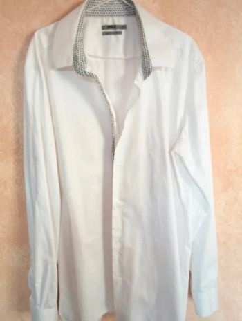Chemise blanche soyeuse