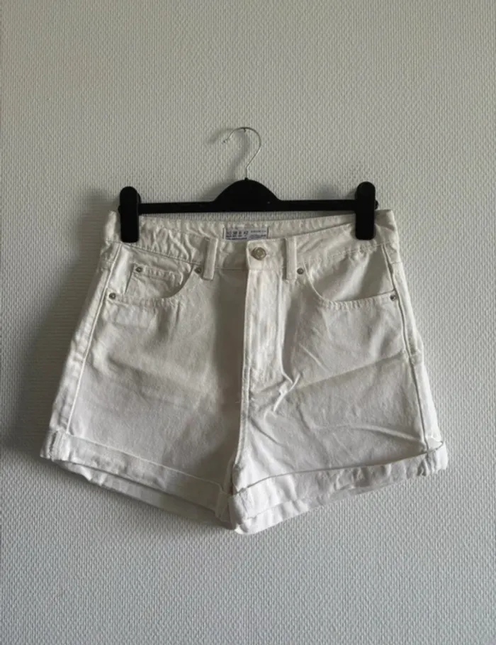 Short en jean coupe mom blanc
