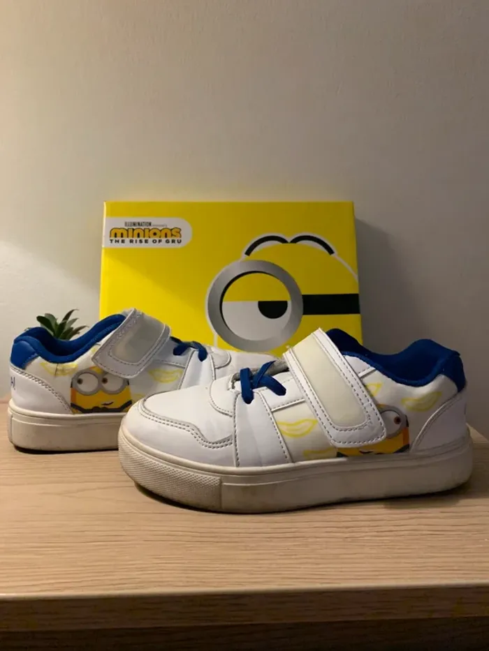 Chaussure les minions d’enfant, clignote, taille 31,