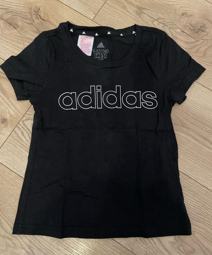 Tee shirt Adidas 140 cm