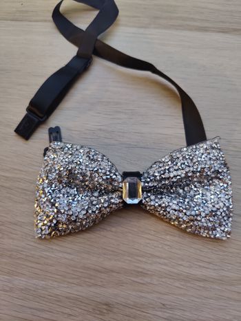 Nœud papillon gris argenté paillettes 