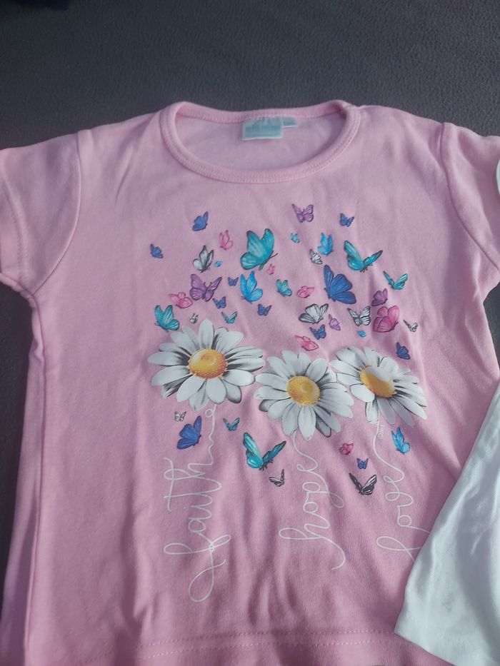 Ensemble 2 t shirts et un legging - photo numéro 2