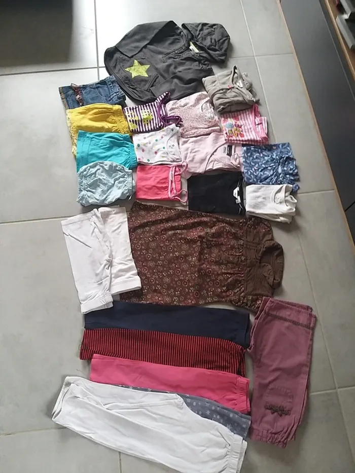 Lot de vêtements été fille en 24 mois