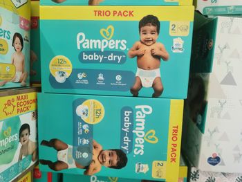 Lot 2 cartons Pampers taille 2