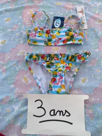Beau maillot de bain bikini 2 pièces neuf 3 ans