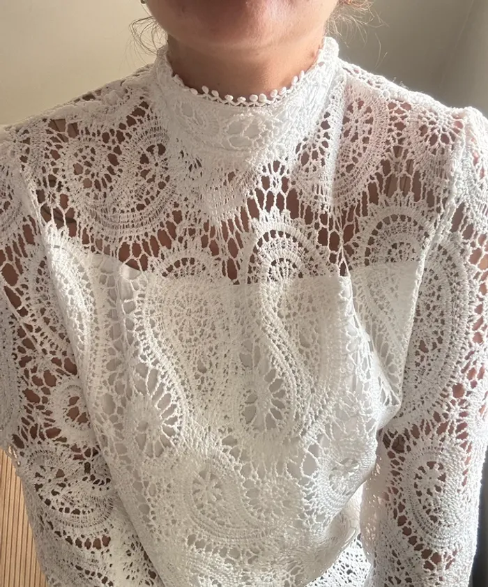 Blouse avec broderie taille S - photo numéro 5
