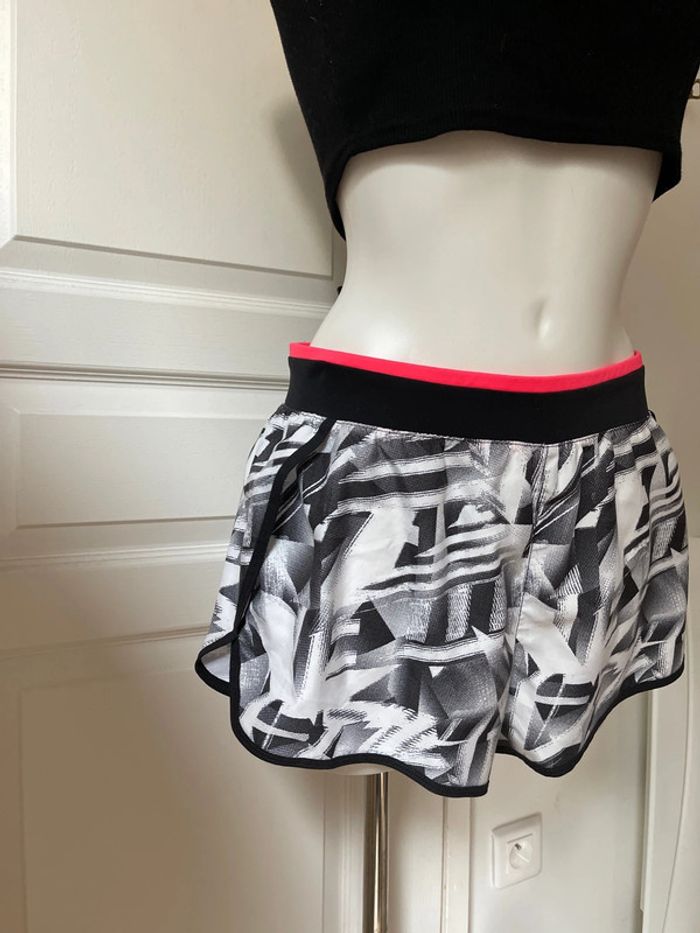 Short de sport - photo numéro 5