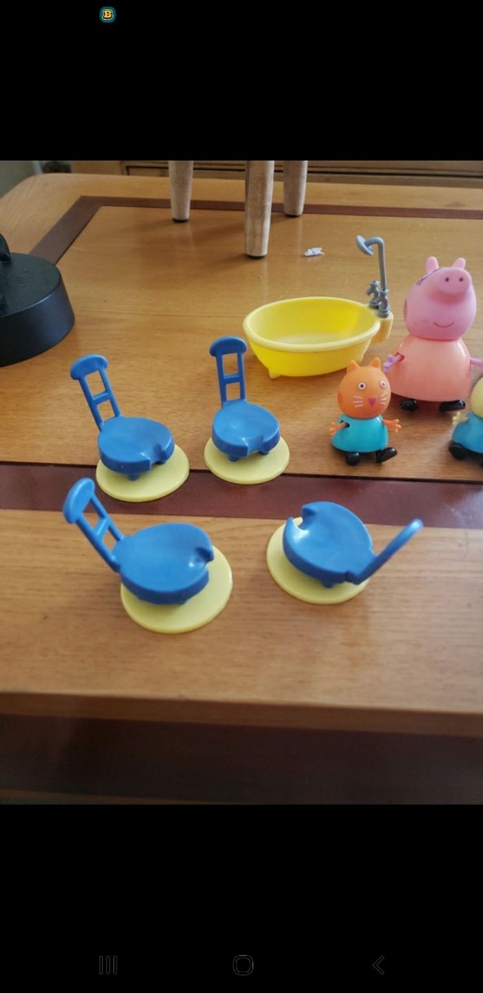 lots figurines peppa pig plus accessoire - photo numéro 4