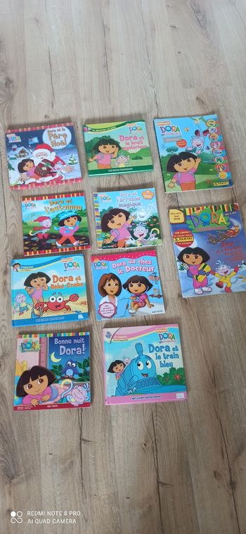Lot de 10 livres Dora