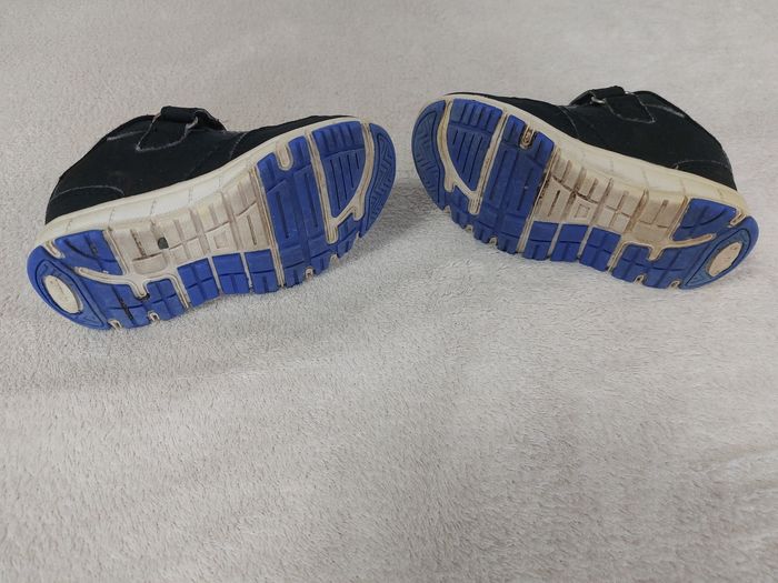 Basket Umbro noir et bleu 23 - photo numéro 5