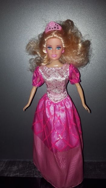 jolie princesse rose Barbie