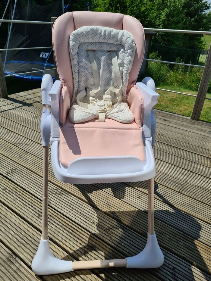 A vendre lots chaise haute, kangourou, couffin - photo numéro 3