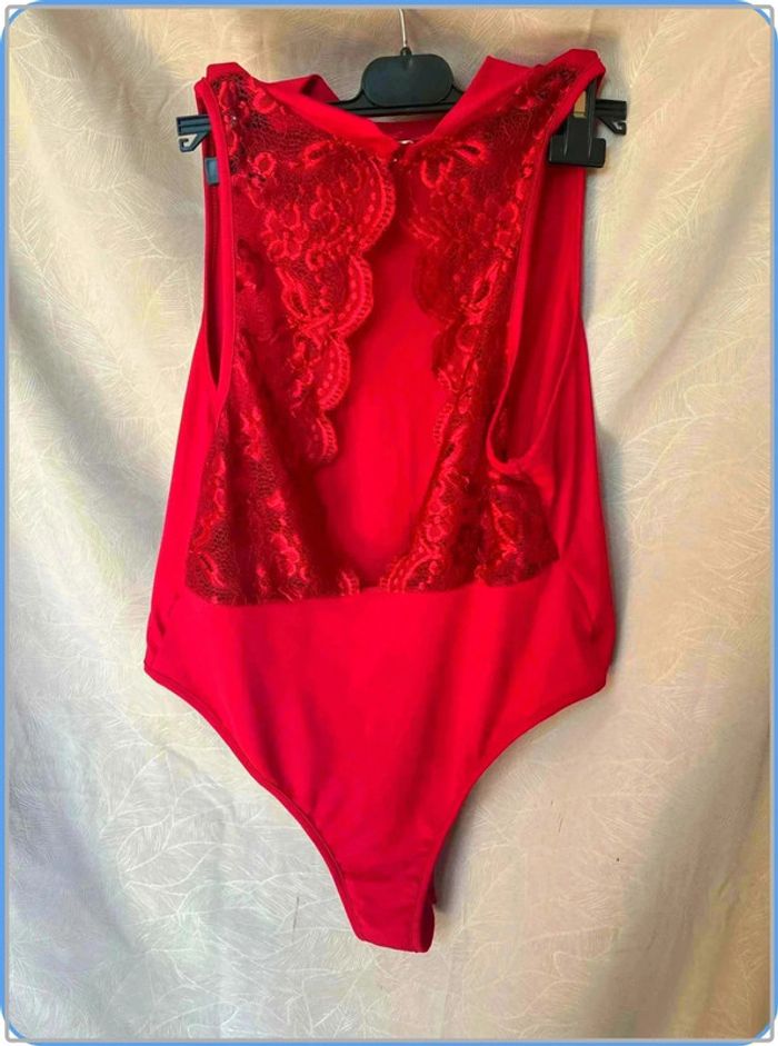 Tres jolie Body taille 42 neuf - photo numéro 2