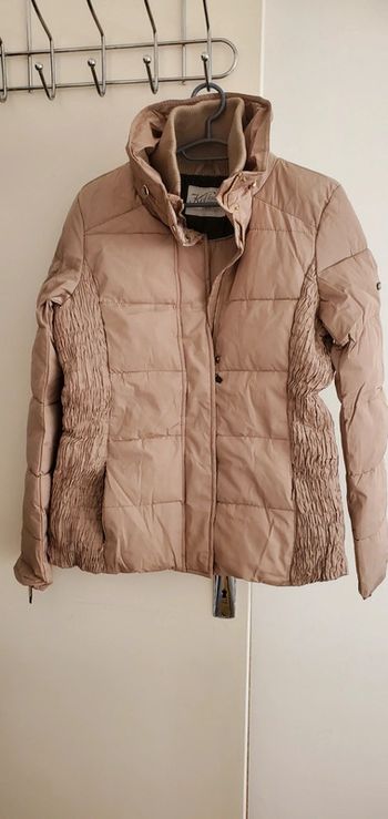 Doudoune neuve Taille L couleur beige
