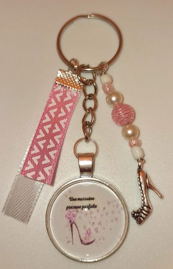 Cadeau marraine, porte clé message bijoux de sac "marraine presque parfaite "