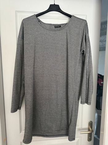 Robe courte manches longues