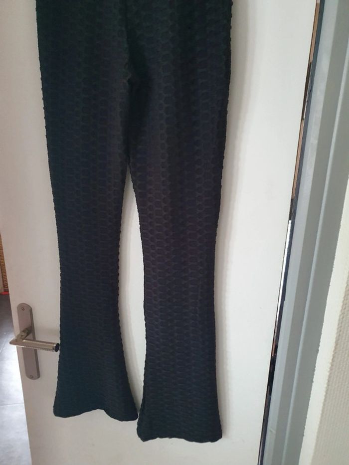 Pantalon évasé Neuf taille S/M - photo numéro 3