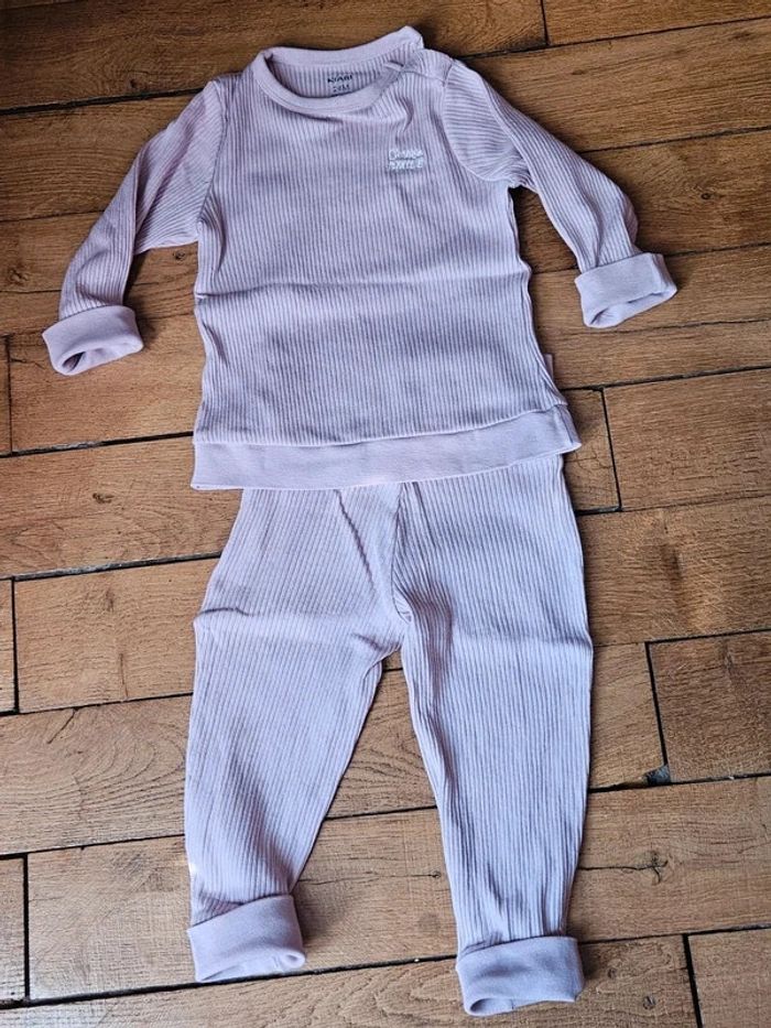 Pyjama double taille 18 / 24 mois - photo numéro 2