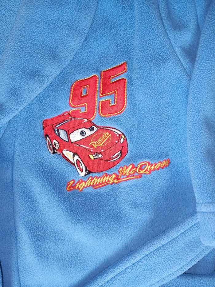 Peignoir cars 92-98cm TBE - photo numéro 2