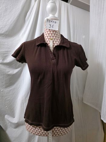 Tee-shirt,marron,en coton,neuf avec étiquettes, largeur d'épaule 38cm, largeur sous bras 44cm,longueur 52cm, marque Tessentials =8€
