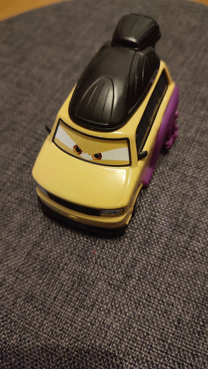 Kingpin Nobunaga disney cars 2 - photo numéro 3