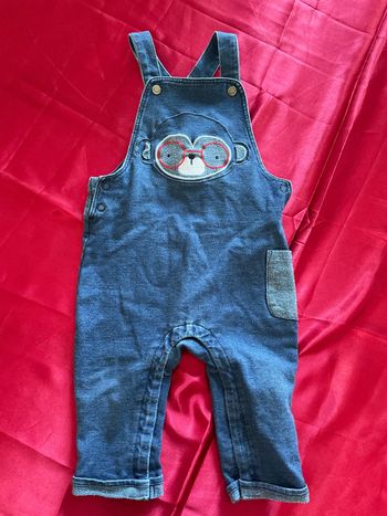 Lot 4 vêtements 12 mois