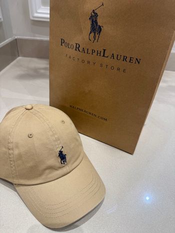 Casquette Ralph Lauren beige foncée jamais porter 