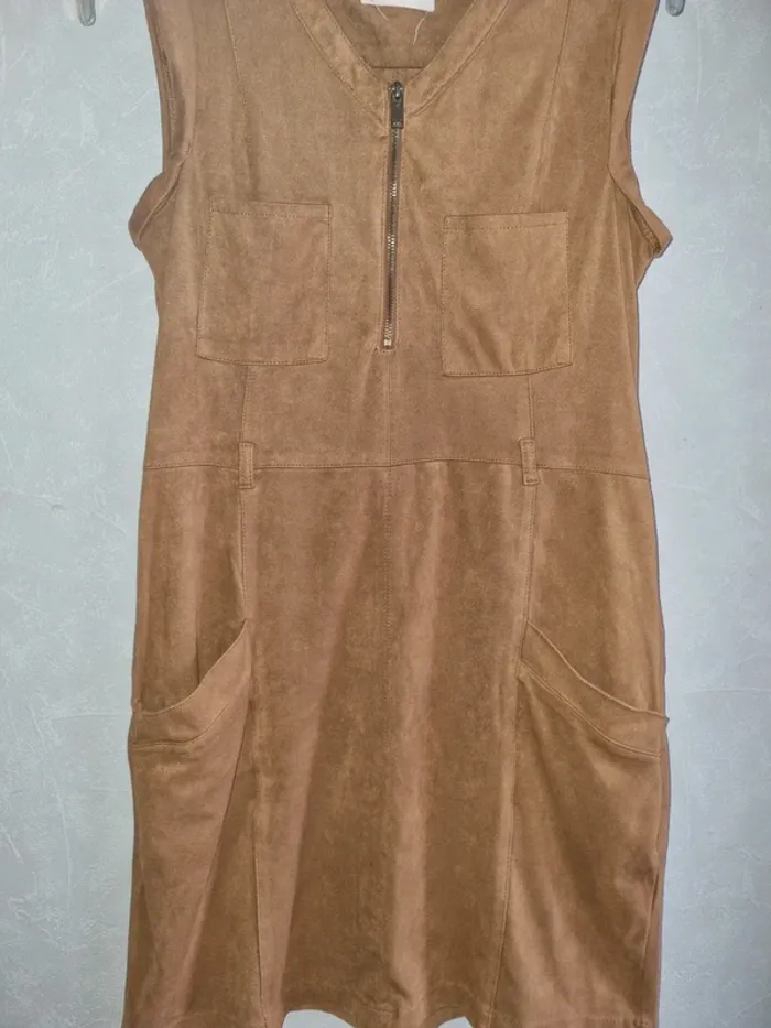 Robe en suédine taille 36 - photo numéro 3