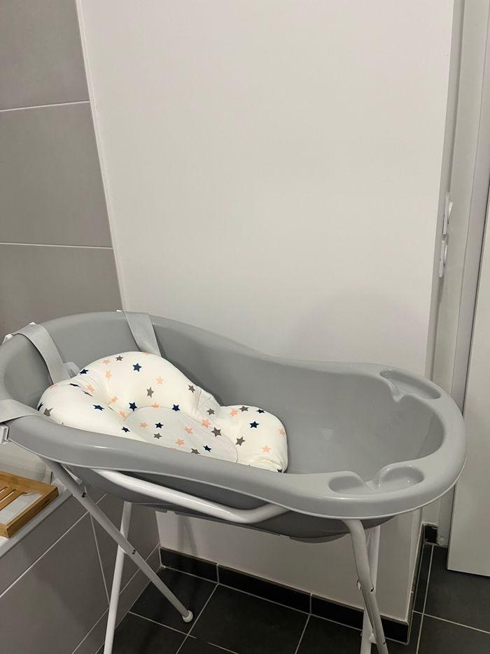 Baignoire de bain avec support