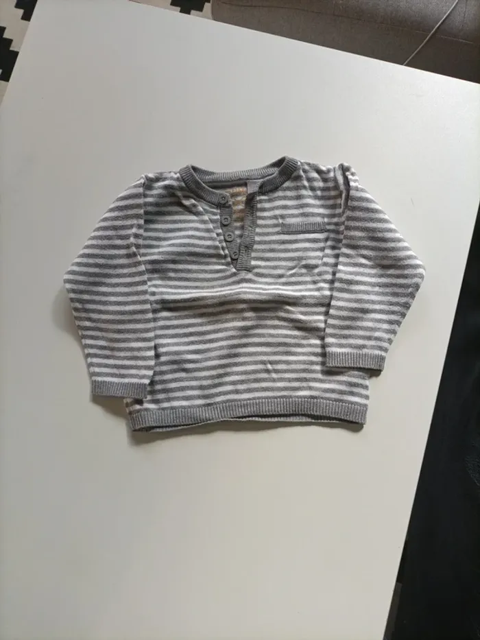 Pull rayé 9 mois