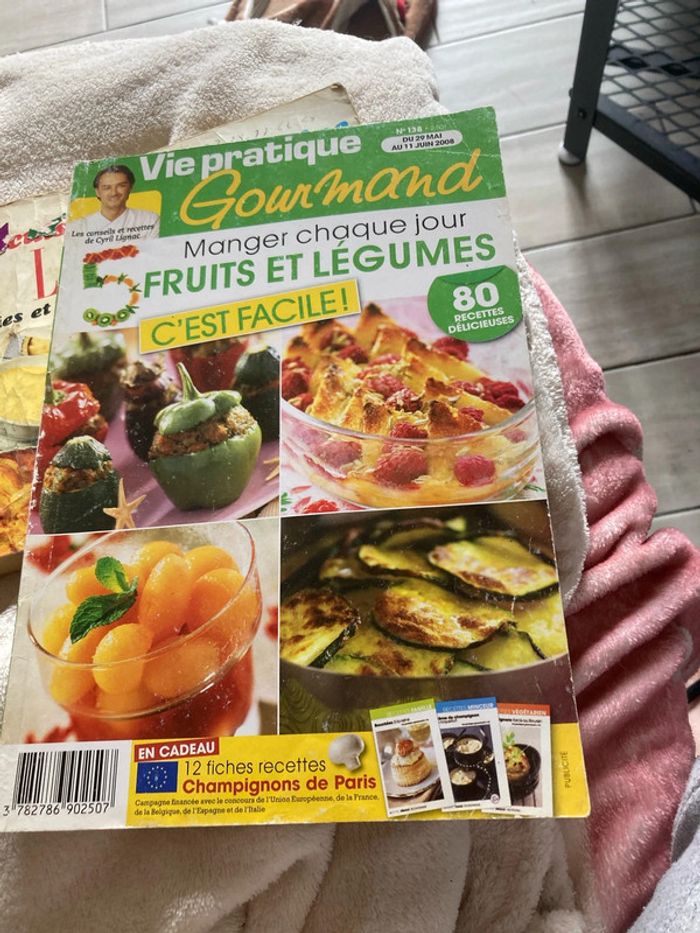 Lot de 13 livres / magazines de cuisine - photo numéro 4