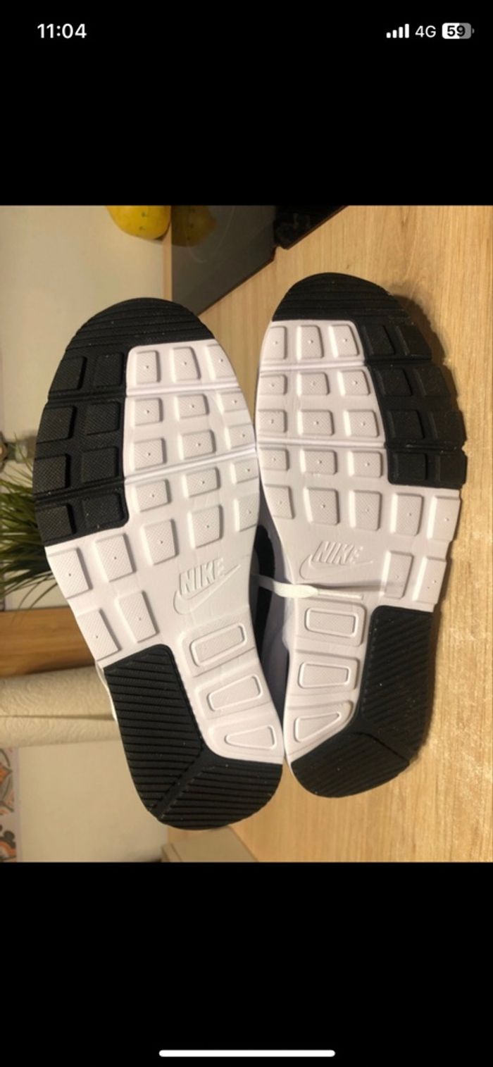 Paire de baskets Nike Air mixte - photo numéro 4