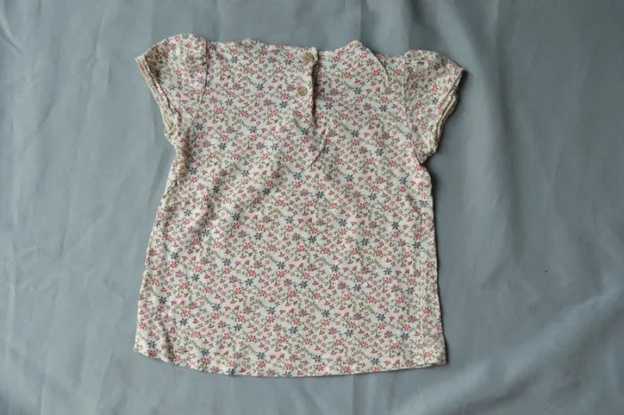 T-shirt Zara Baby fleuri papillon crochet crème 24-36 mois - photo numéro 4