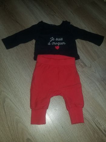 Ensemble tee-shirt et pantalon