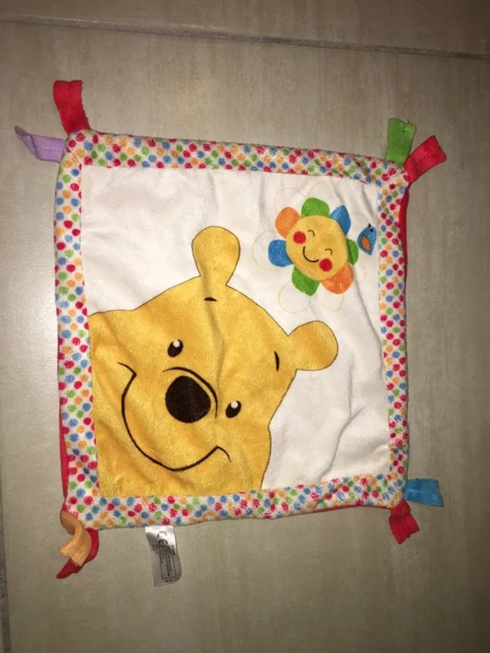 Doudou plat winnie l’ourson Disney